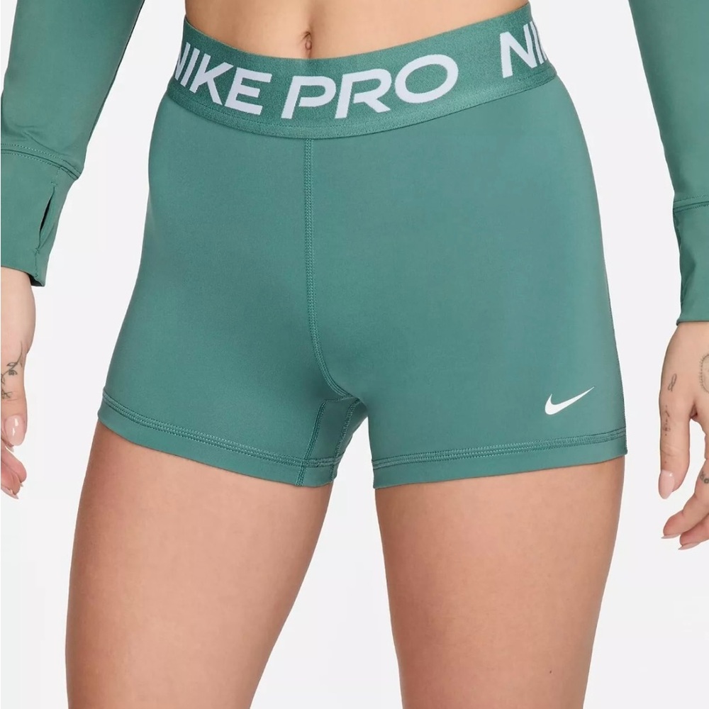 Nike Women’s Pro 365 5” Shorts